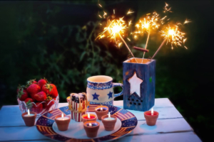 fourth of july picnic display with sparklers